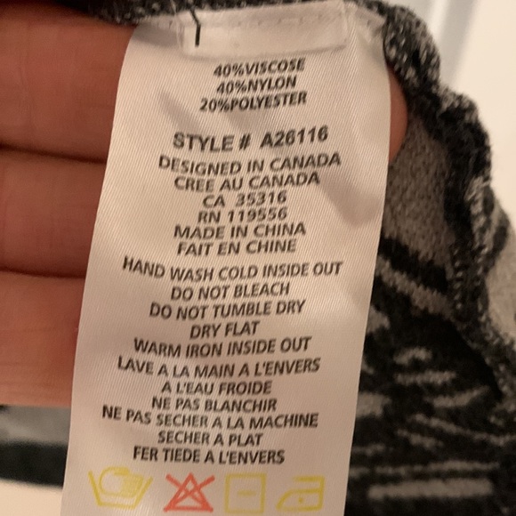 NWOT. Alison Sheri cardigan - Picture 7 of 10